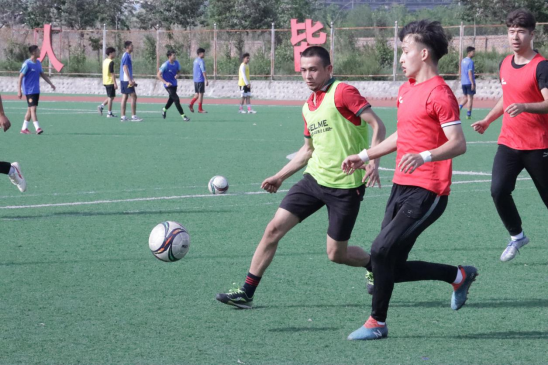 beat365在线唯一官网登录第一届夏季足球超级联赛开赛