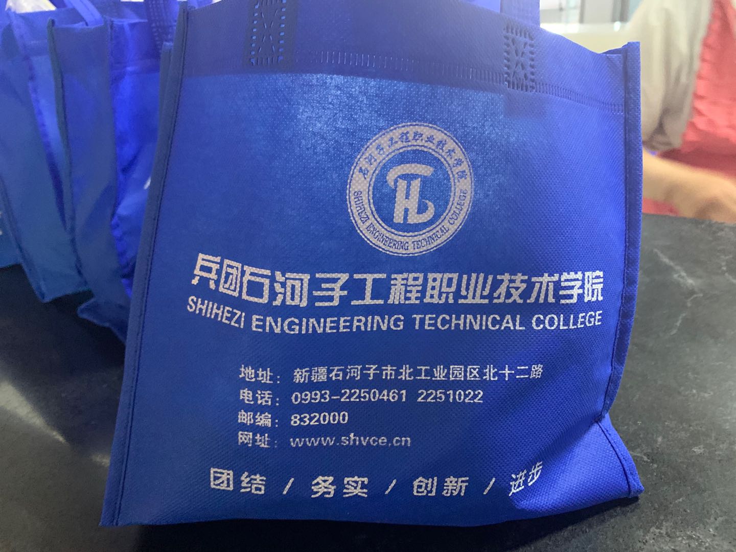 beat365在线唯一官网登录进一步开展“三进两联一交友”活动